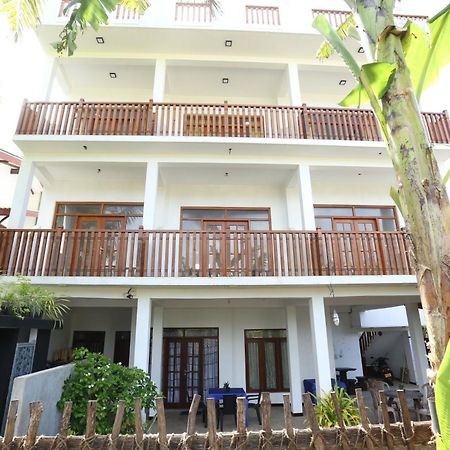 Sisi'S Place Bentota Bagian luar foto
