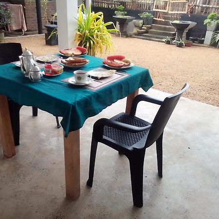 Sisi'S Place Bentota Bagian luar foto