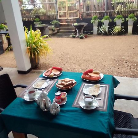 Sisi'S Place Bentota Bagian luar foto