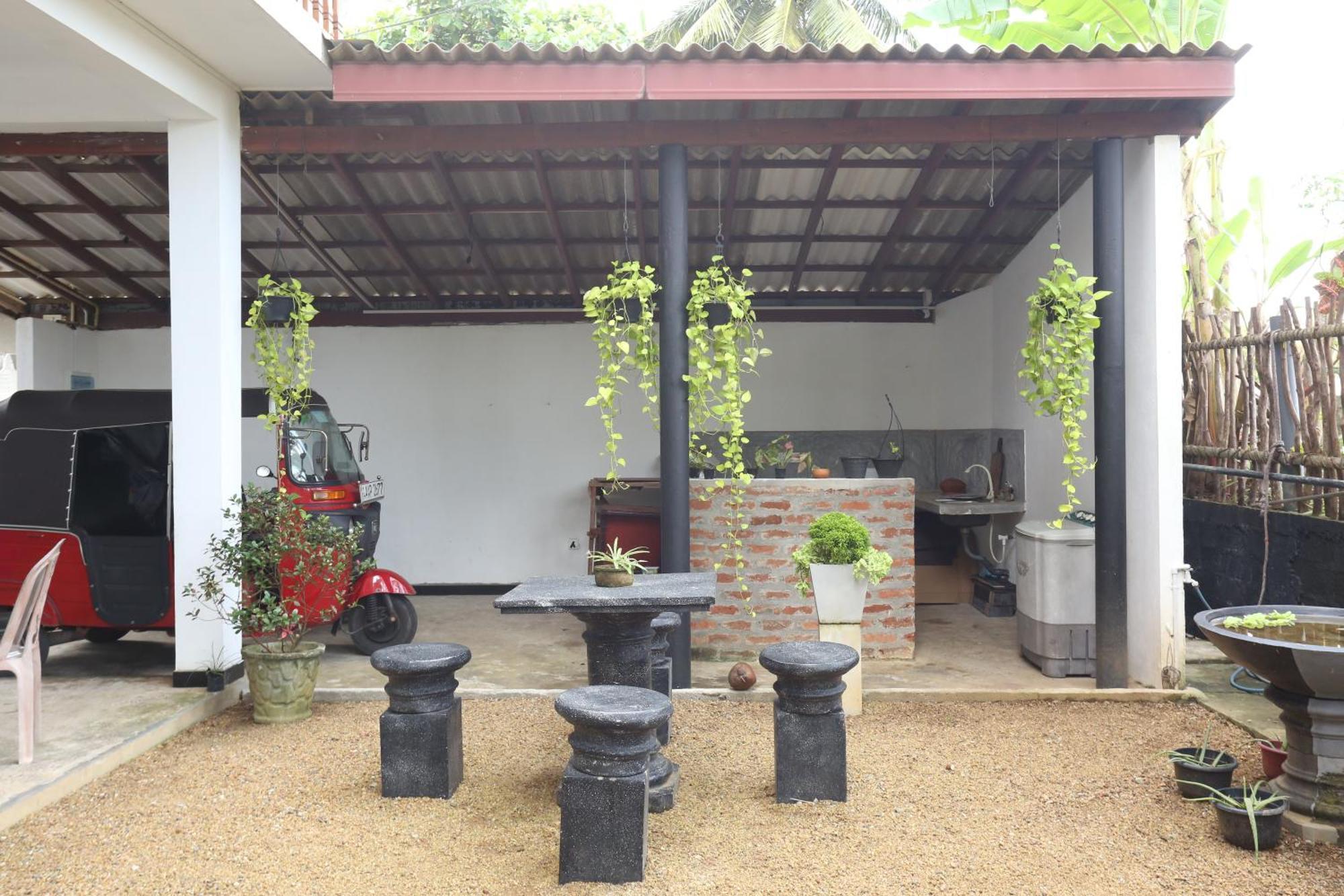Sisi'S Place Bentota Bagian luar foto