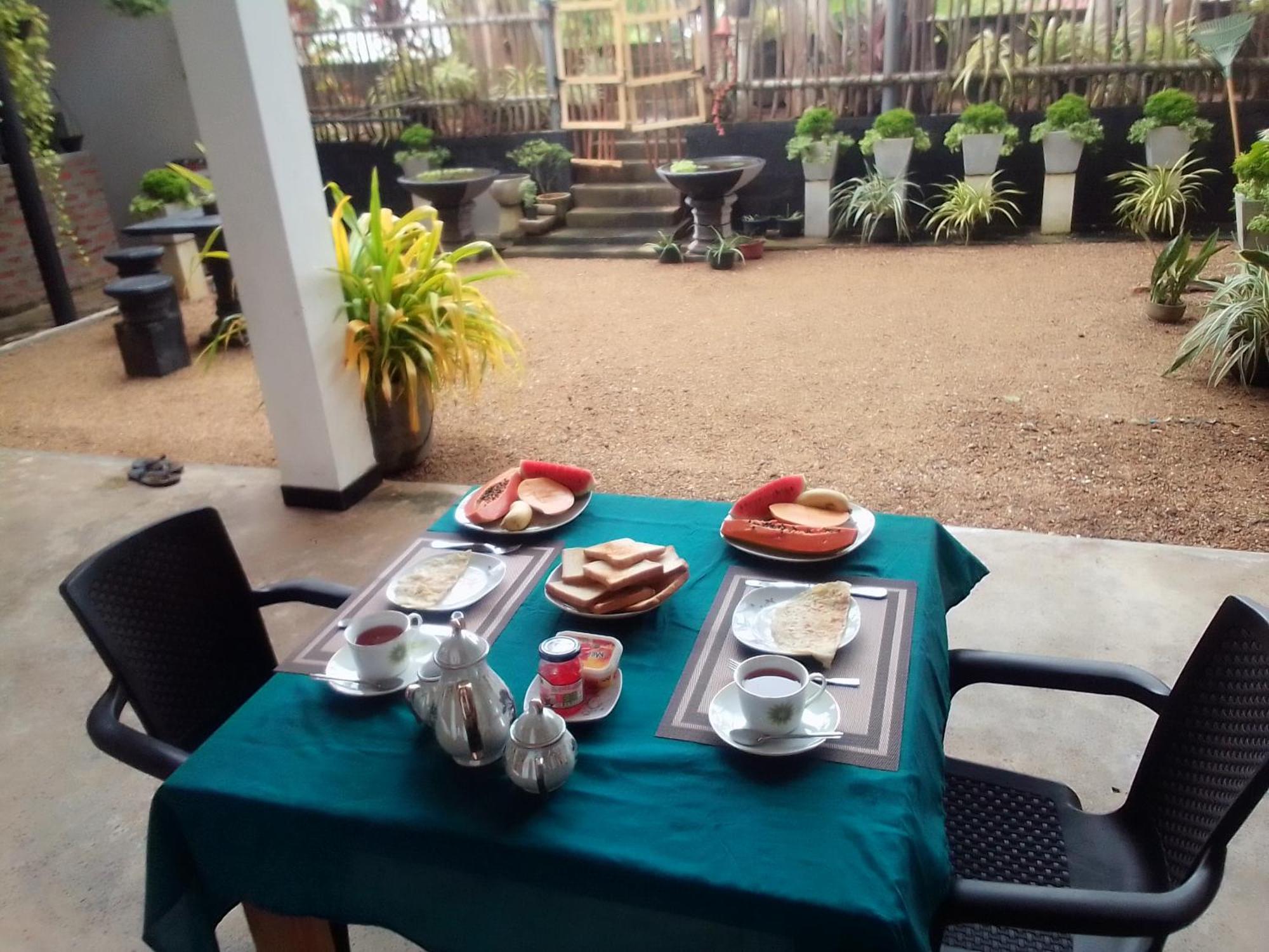 Sisi'S Place Bentota Bagian luar foto
