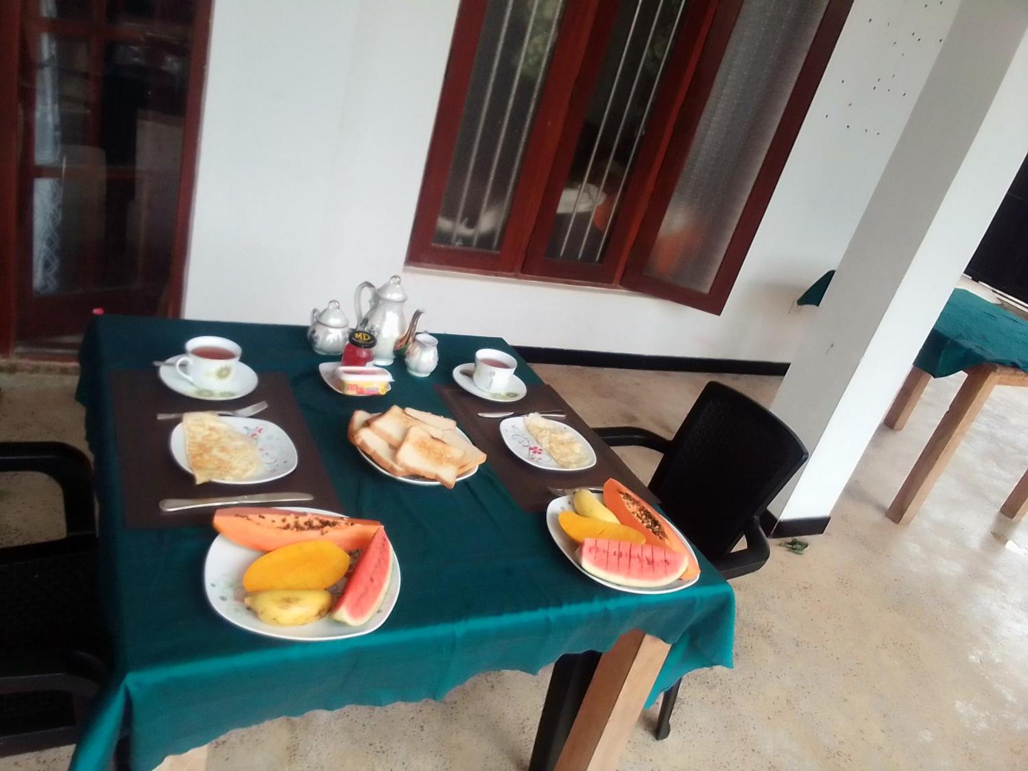 Sisi'S Place Bentota Bagian luar foto