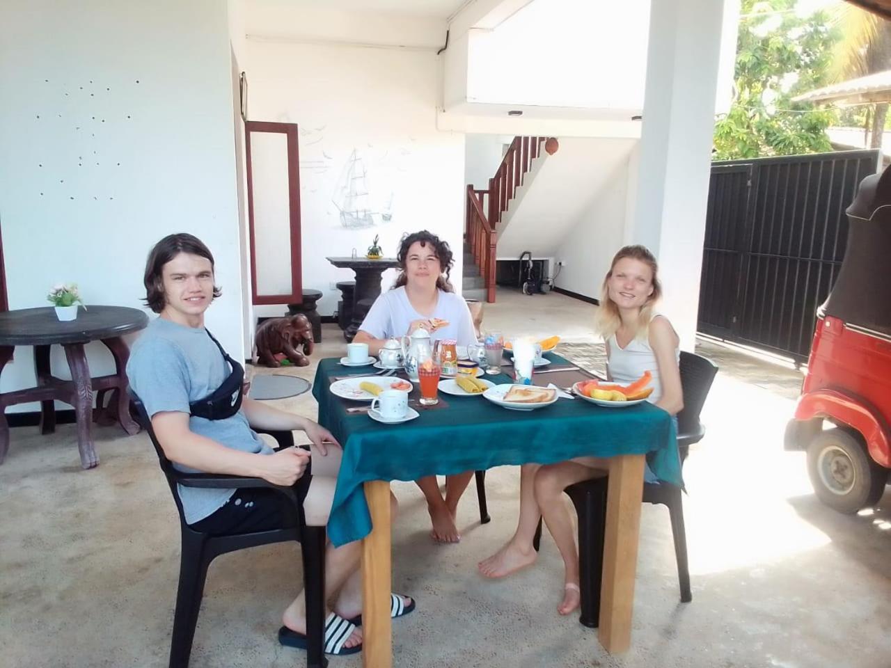 Sisi'S Place Bentota Bagian luar foto